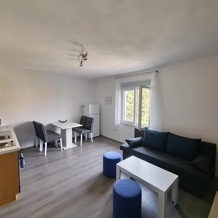 Andre Apartment
