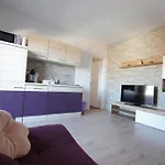 Andre Apartment *