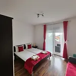 Andre Apartment *