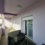 Andre Apartment *