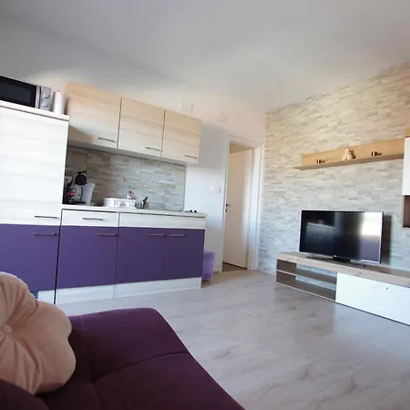 Andre Apartment *